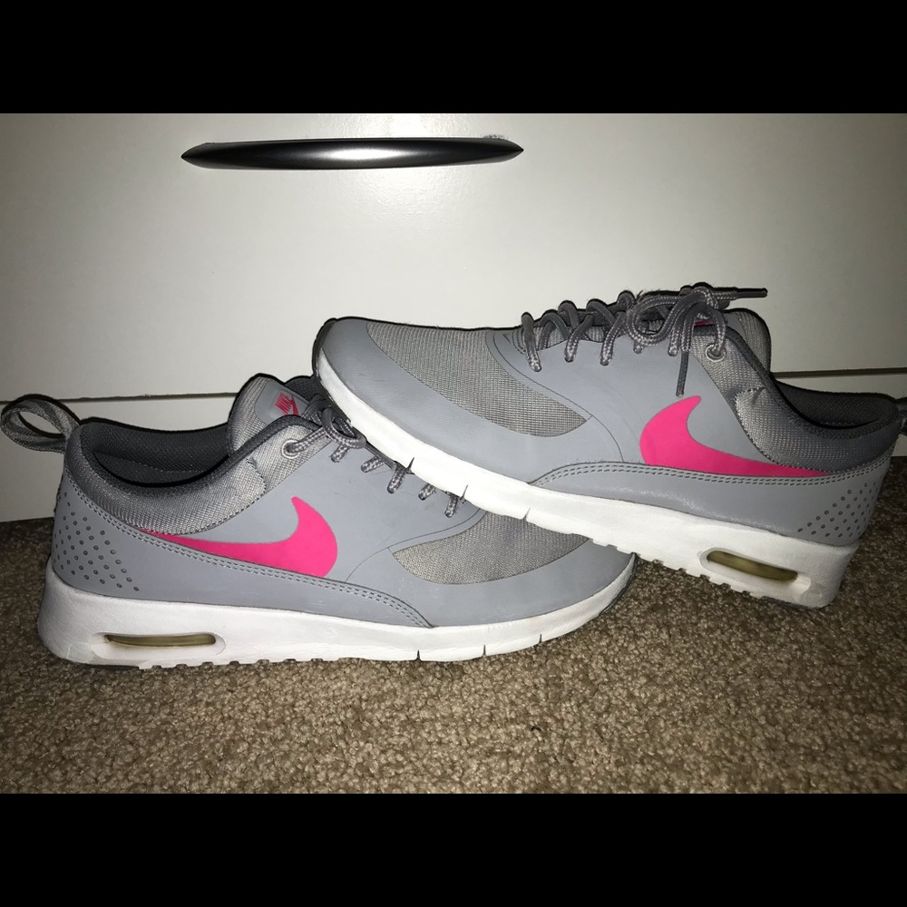 NIKE AIR MAX THEAS